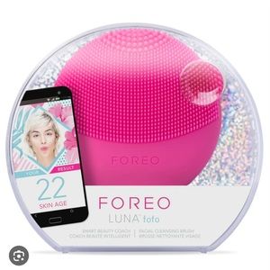 FOREO Luna Fofo Facial Cleansing brush